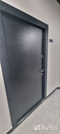 Дверь входная металлическая от застройщика