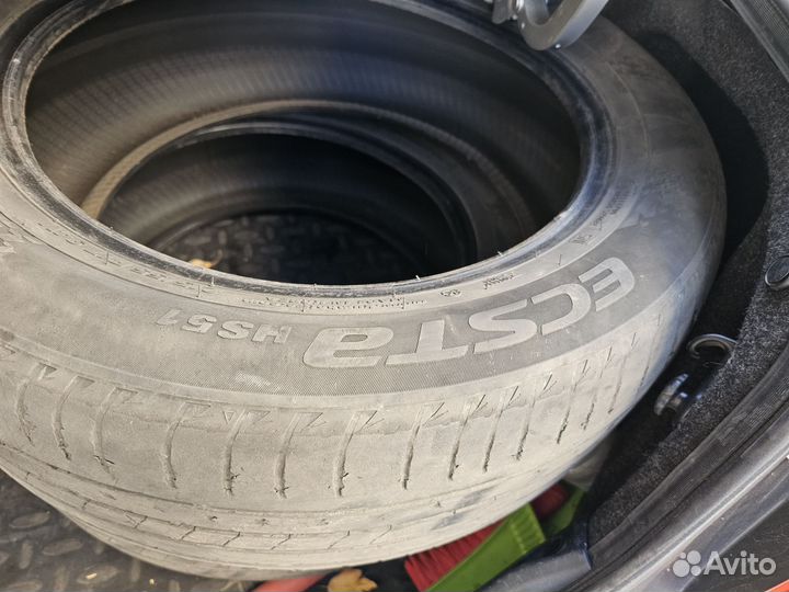 Kumho Ecsta HS51 215/55 R17