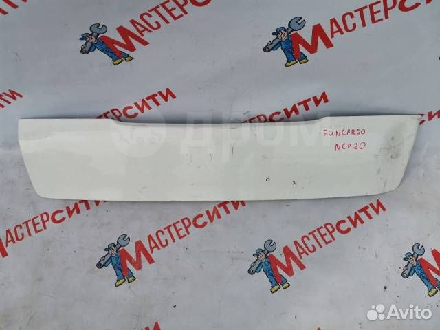 Накладка двери багажника Toyota Funcargo NCP21