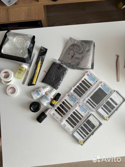 Для наращивания ресниц (набором)