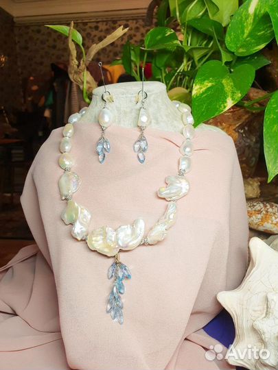 Комплект с большим барочным жемчугом и топазом