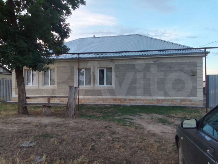 Дом 1100 м² на участке 15 сот.