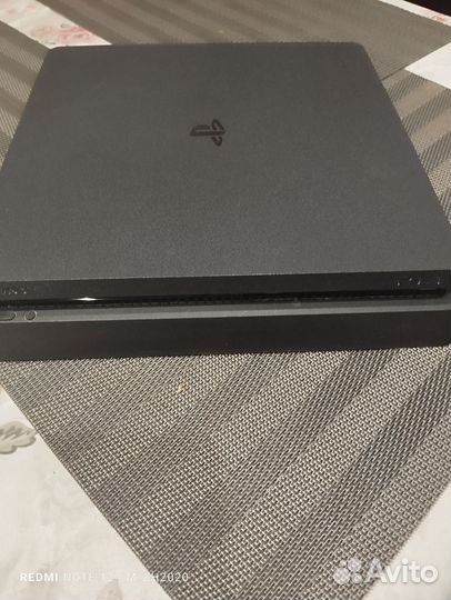 Sony PS4 slim 1000 гб + Игры