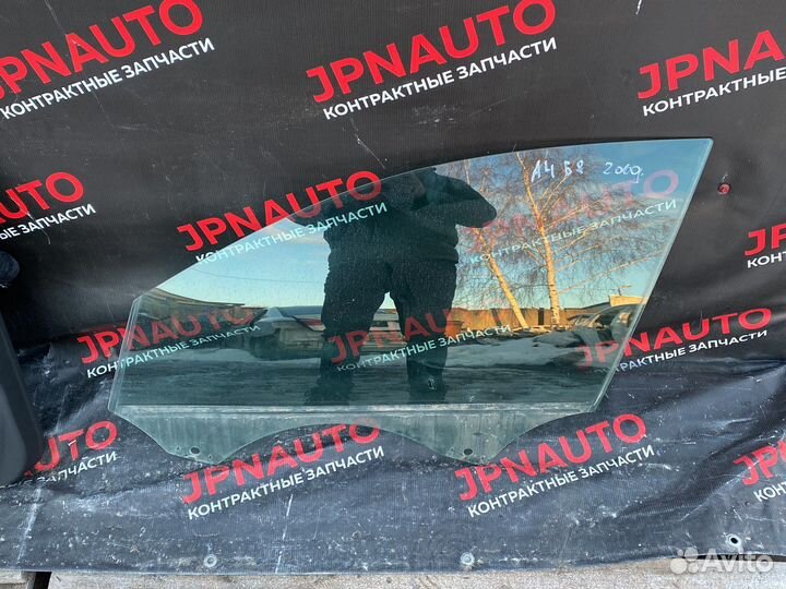 Стекло водительское Audi A4 B8 2009