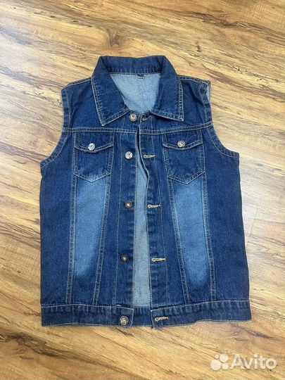 Джинсовая жилетка