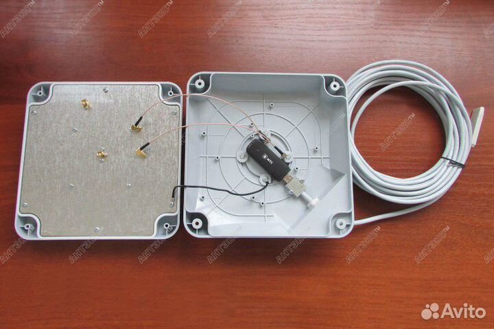 Petra BB mimo 2x2 UniBox - антенна с гермобоксом