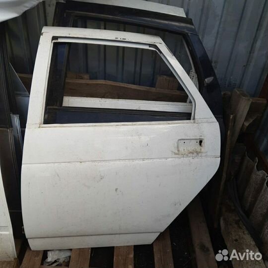 Дверь задняя левая Priora