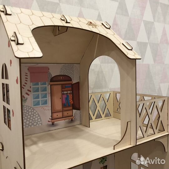 Большой кукольный домик