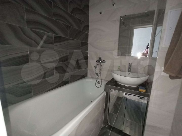 2-к. квартира, 50 м², 8/19 эт.