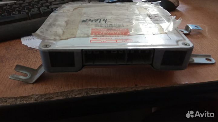 8966113011 Тойота Кариб блок эбу бу