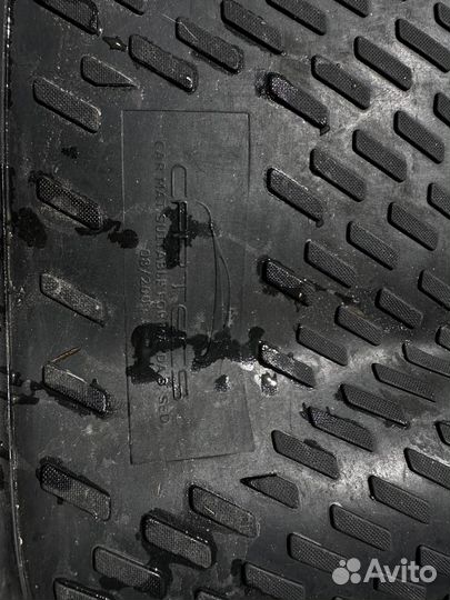 Комплект ковриков в автомобиль mazda 3