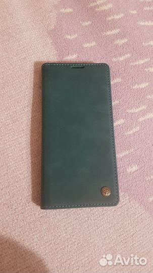 Продам чехол-книжку на Samsung galaxy s 8 +