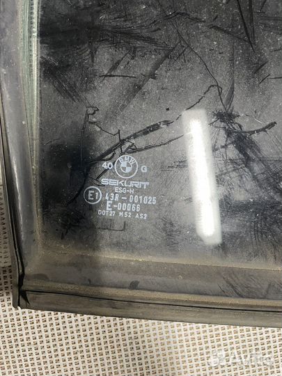 Форточка задней двери левая BMW E30