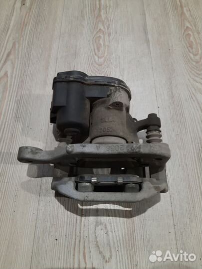 Суппорт тормозной задний Nissan qashqai J10 Прав