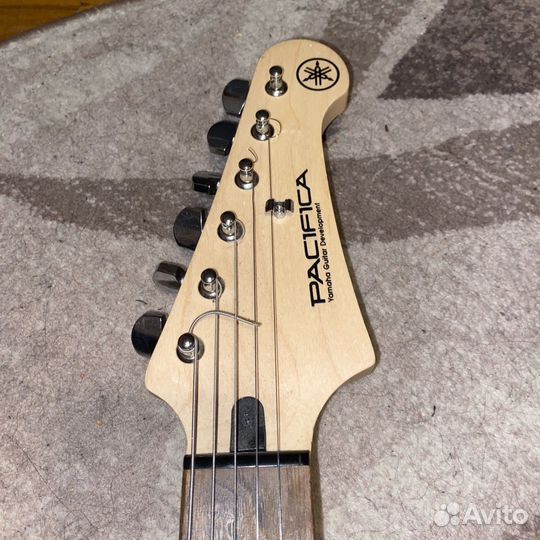 Электро гитара yamaha pacifica 012