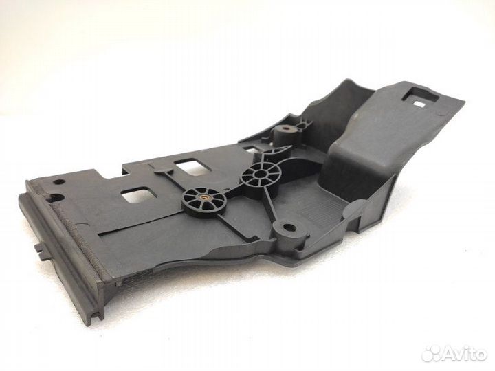 Короб аккумулятора Land Rover Discovery 3 L319 2.7