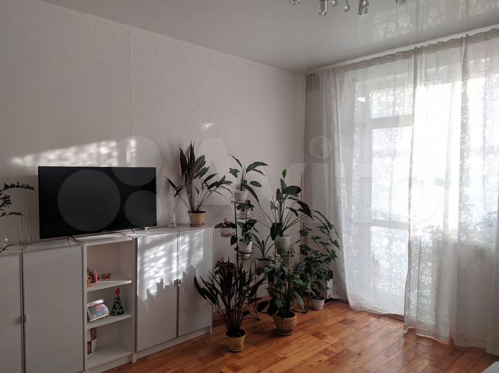 2-к. квартира, 74 м², 1/4 эт.