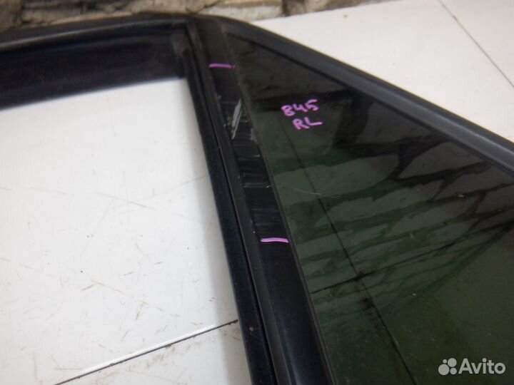 Форточка двери задней Cadillac SRX