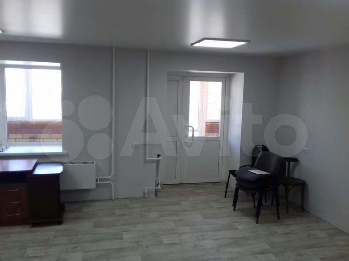 Офис, магазин 76,1 м²