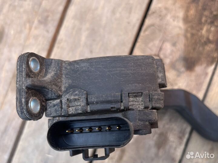 Педаль газа Ford Fusion 1.4 2006