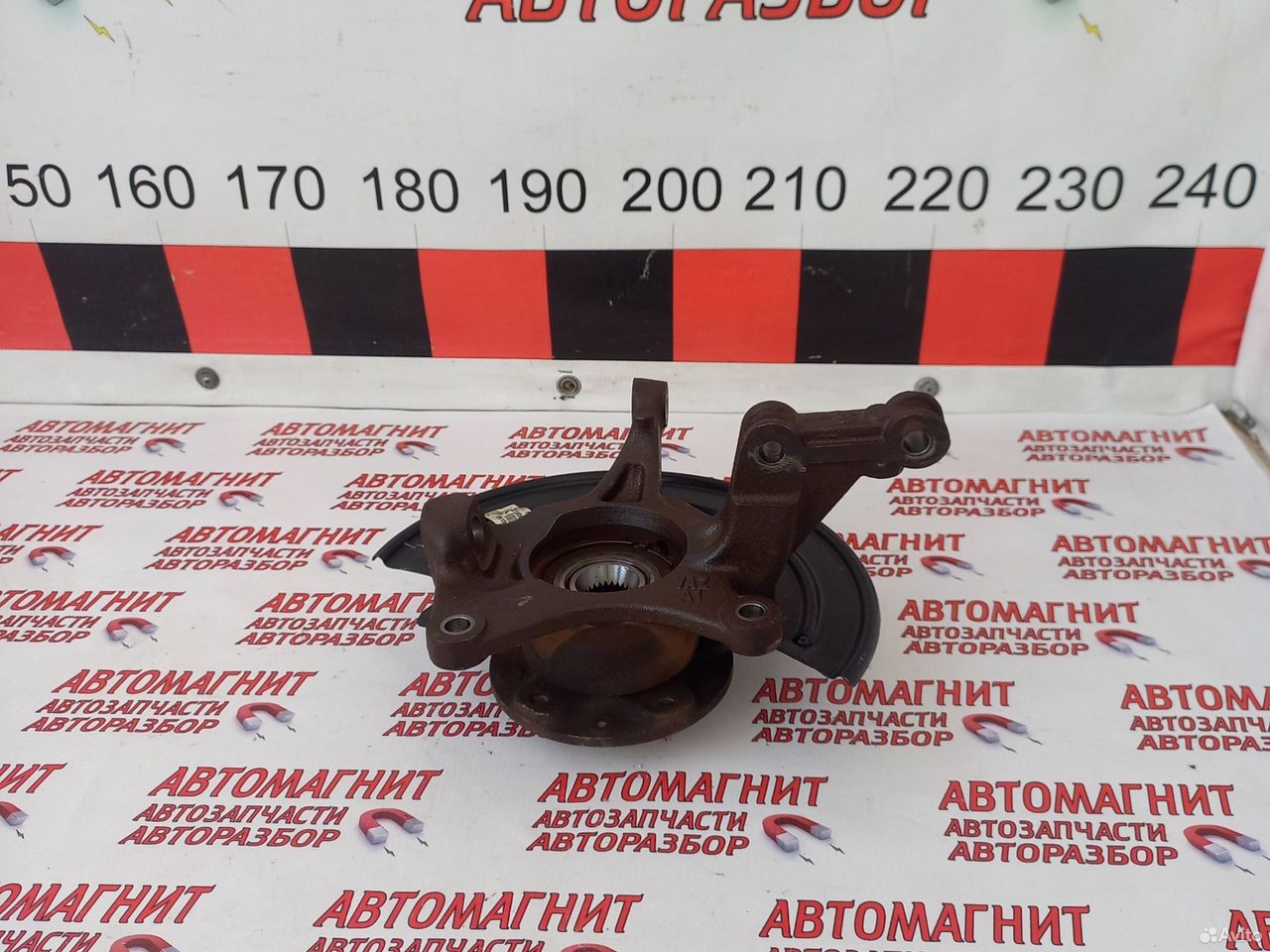 Кулак поворотный левый Рено Аркана