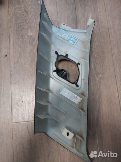 Обшивка стойки задняя левая Bmw X5 50Ix E70 LCI