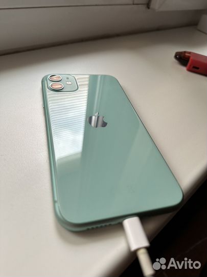 Телефон iPhone 11