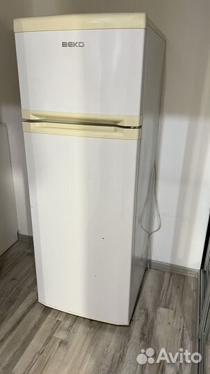 Двухкамерный холодильник beko белый