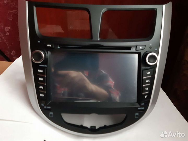 Автомобильный мультимедийный центр