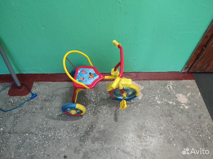 Трехколесный велосипед