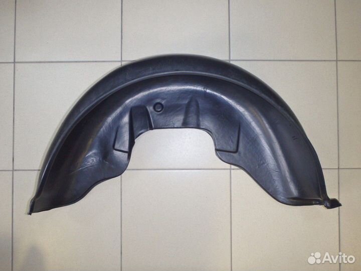 Подкрылок задний левый 2121 2131 Нива