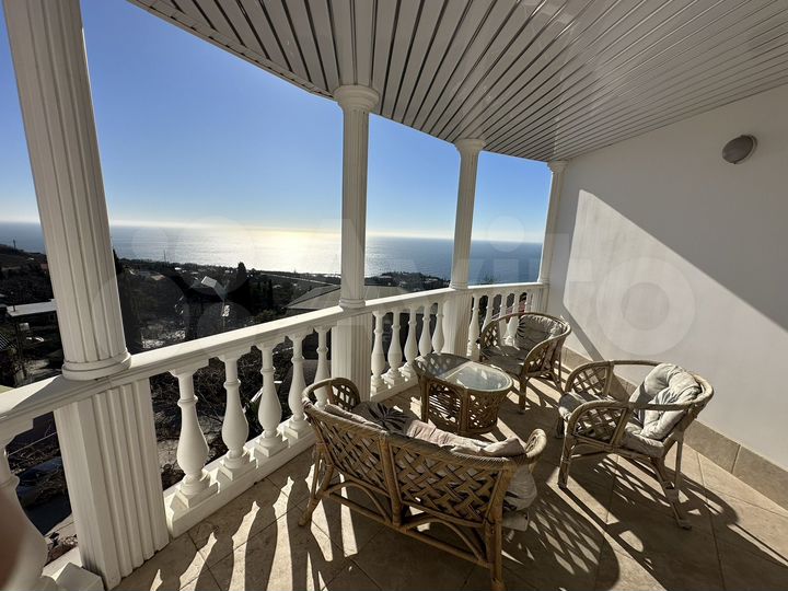 Дом 380 м² на участке 10 сот.