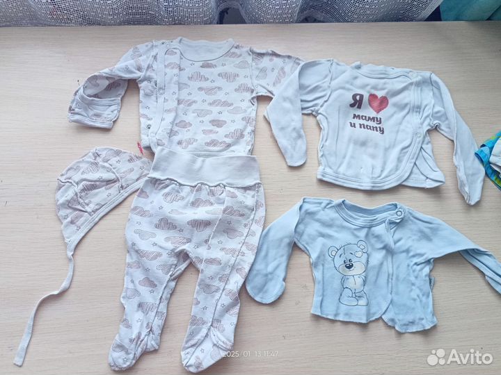 Два больших пакета одежды. 0-3 месяца