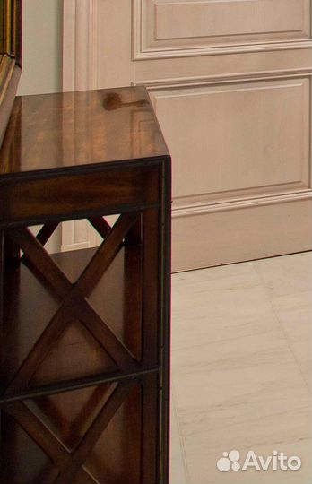 Theodore Alexander. Консоль. Оригинал