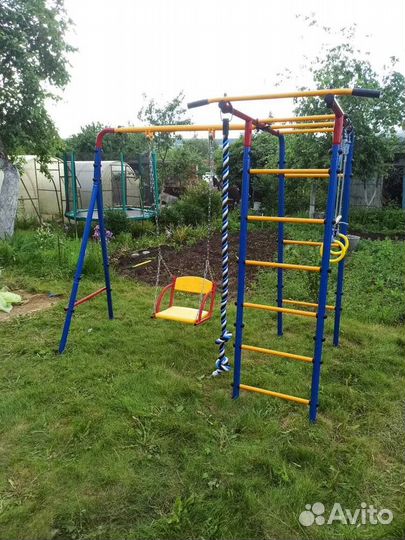 Детская уличная спортивная площадка