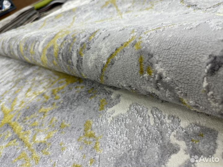 Ковер современный овальной формы 1.5х4