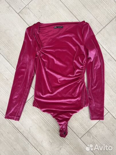 Боди из бархата zara