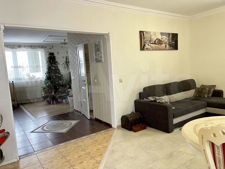 4-к. квартира, 120 м², 3/3 эт.