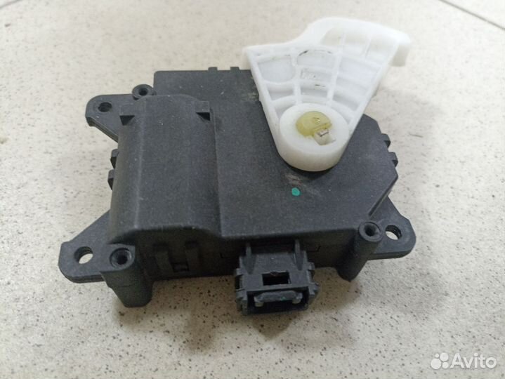 Привод заслонок отопителя (рециркуляция) C3745200