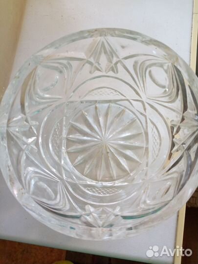 Хрустальная ваза и пепельница