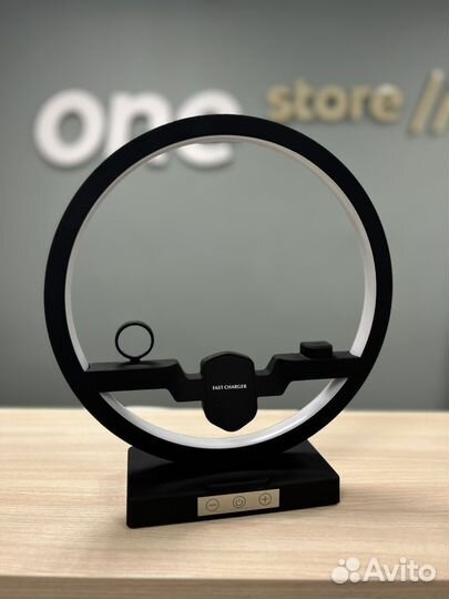 Лампа с беспроводной зарядкой 4 в 1