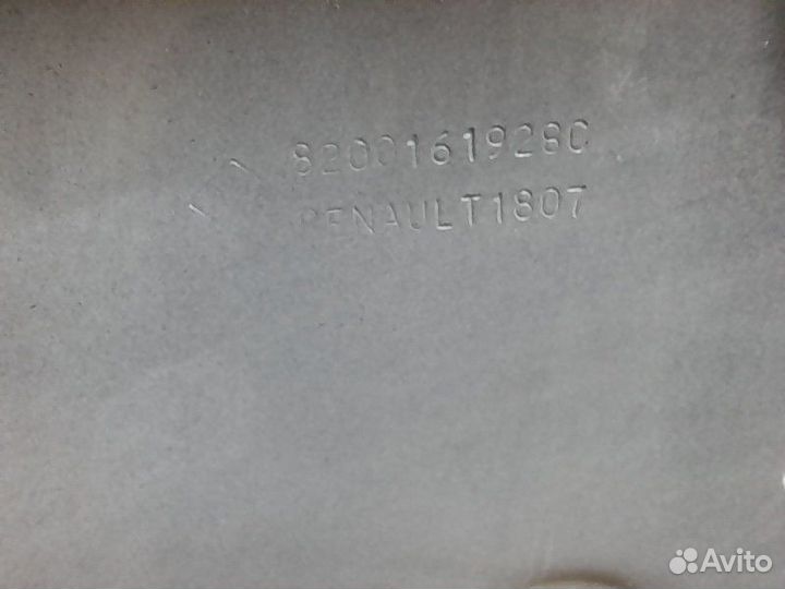 Центральная стойка кузова левая Renault Megane 2