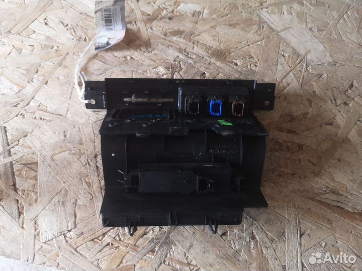 Кнопка Peugeot 207