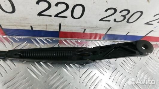 Щеткодержатель лобового стекла volkswagen golf plu