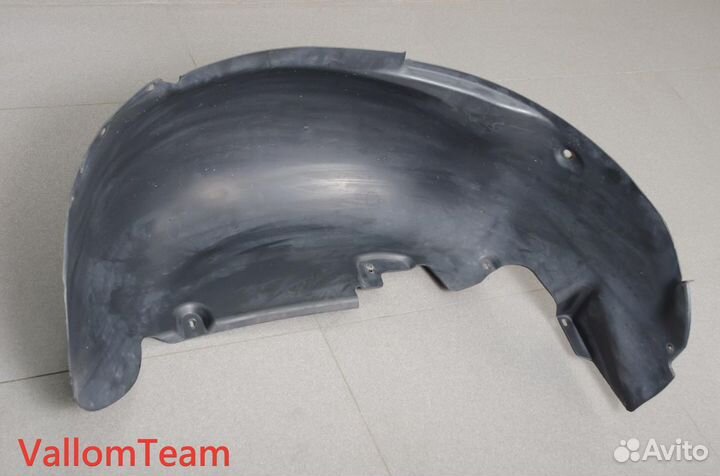 Лот T67 Подкрылок задний правый VW Touareg