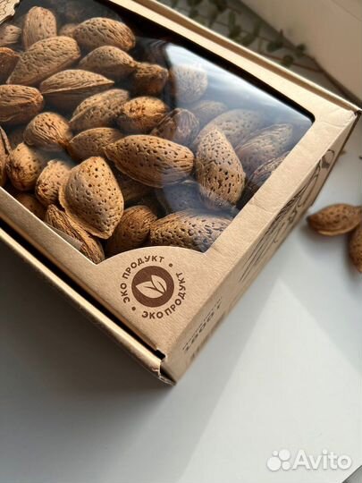 Миндаль в скорлупе