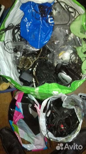 25 кг.зарядки.усб.наушники итд