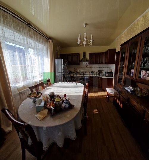 Коттедж 246 м² на участке 12 сот.