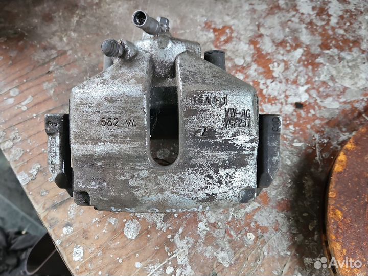 Суппорт передний Вольксваген Поло 6 liftback 4ткм
