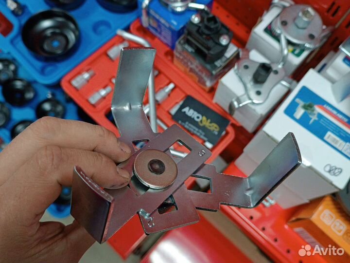 Съемник крышки топливного насоса универсальный